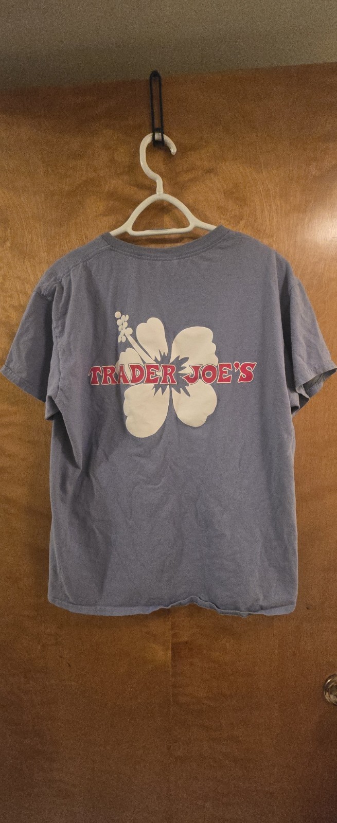 Trader Joe's Periwinkle Cotton T-Shirt Hibiscus Graphic Logo Size L gallery