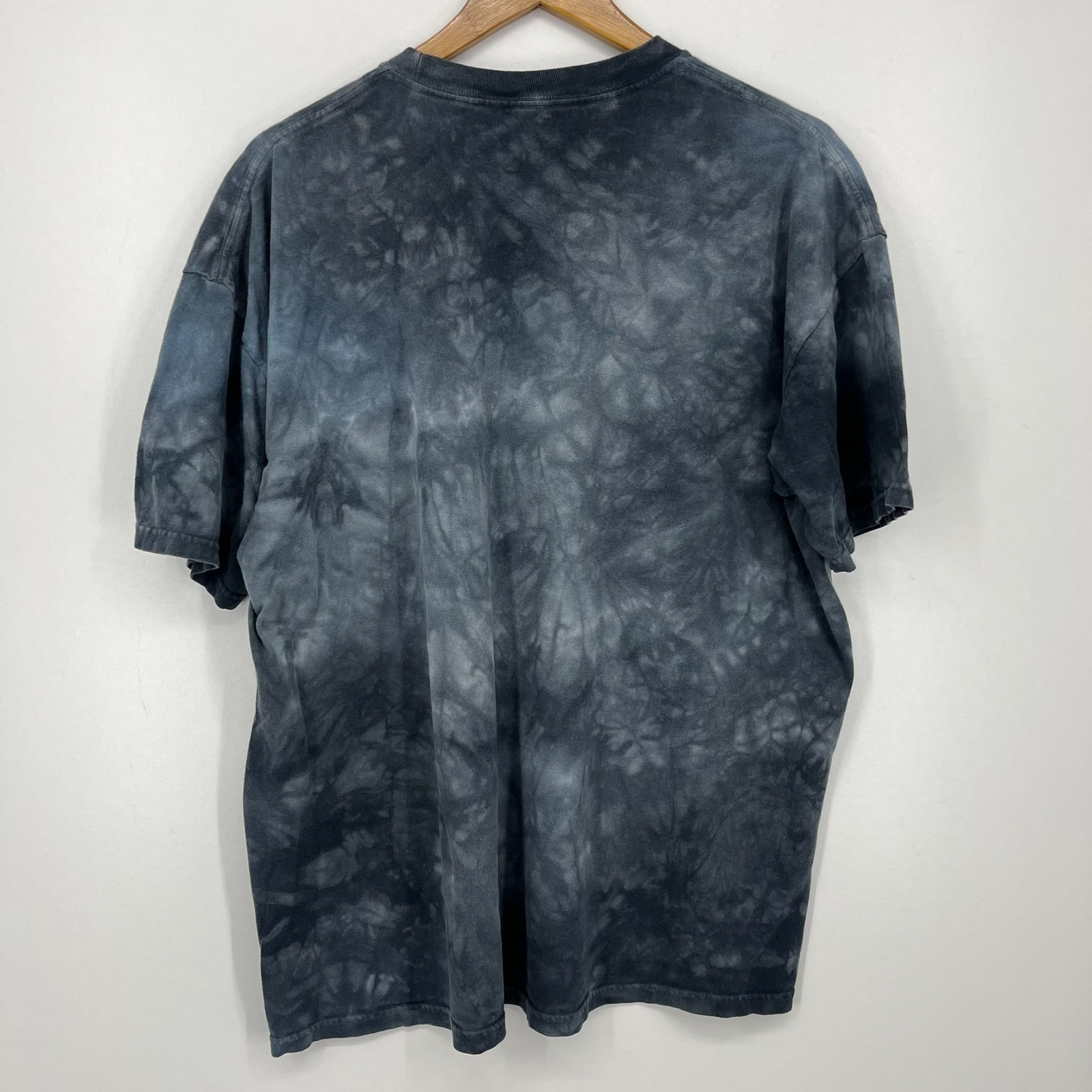 The Mountain T-Shirt Men's Size XL Gray All Over Print Skull Crew Neck gallery