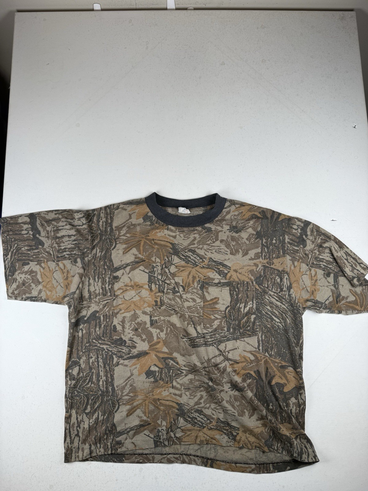 Vintage 90s Realtree Camo Pocket T Shirt Single Stitch Made in USA Men’s Large