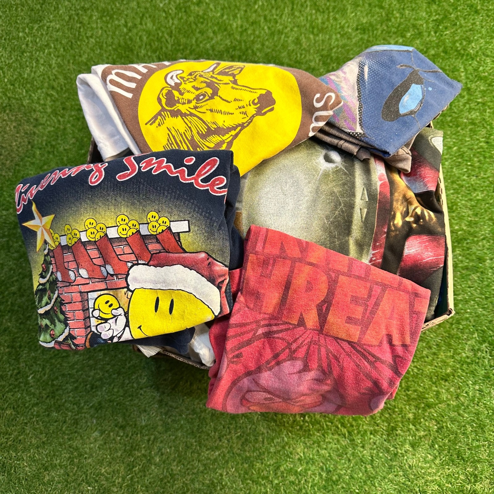 50 Vintage TShirts Bundle Y2k 90s Modern Reseller Pop Culture Band Cartoon LOT gallery