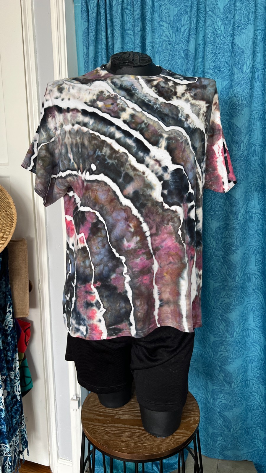 NEW Geode Ice Tie Dye T-Shirt, Unisex XL SS Crew, Pink Agate gallery
