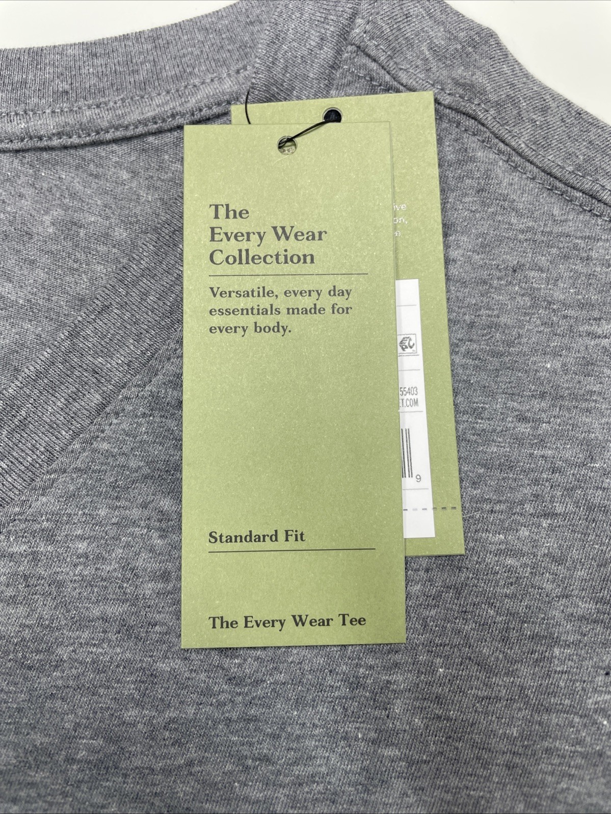 NWT Goodfellow & Co Men’s V-Neck T-shirt Size XL Gray Short Sleeve Standard Fit gallery