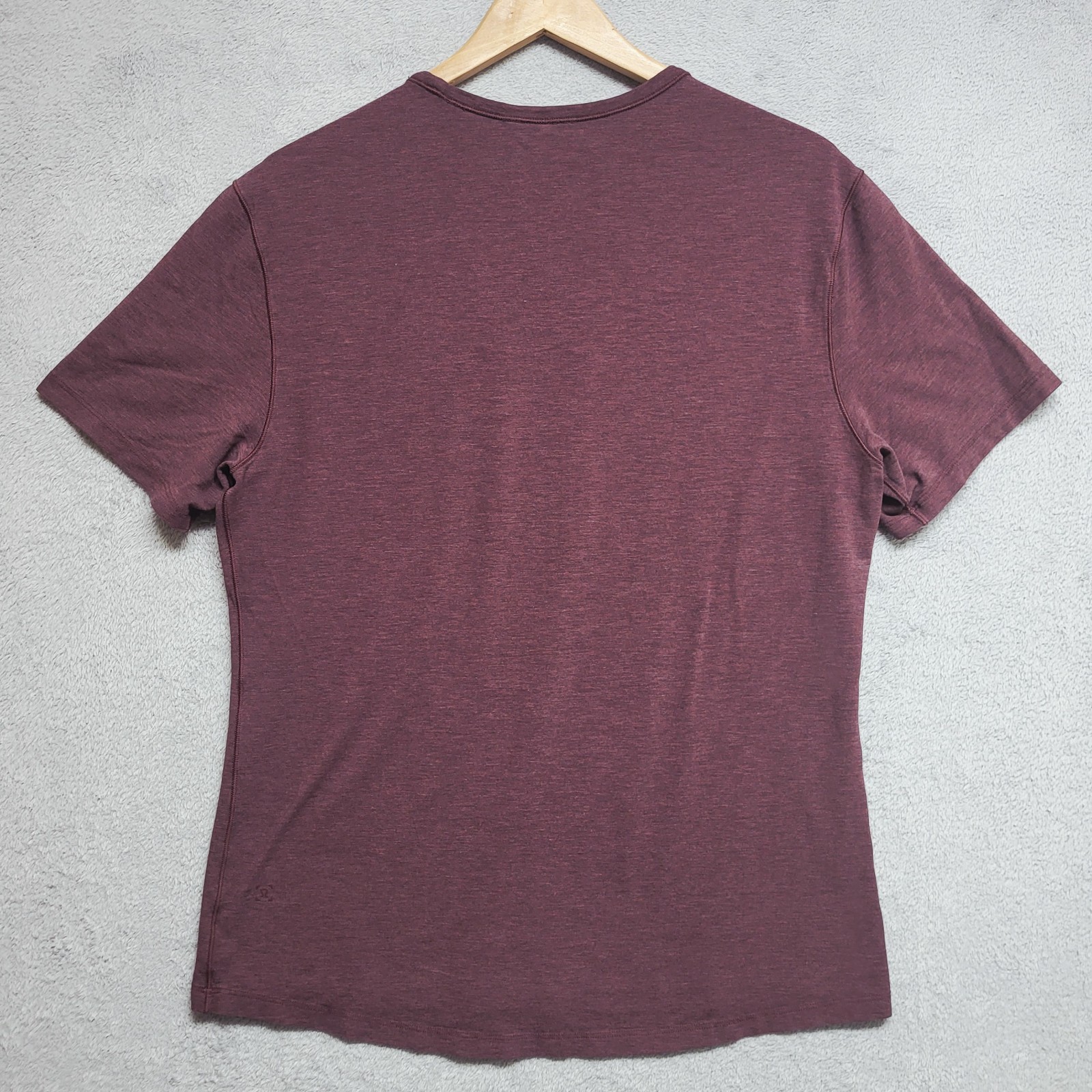 Lululemon Shirt Mens Large Heather Red Plum Short Sleeve Athleisure Run Casual gallery