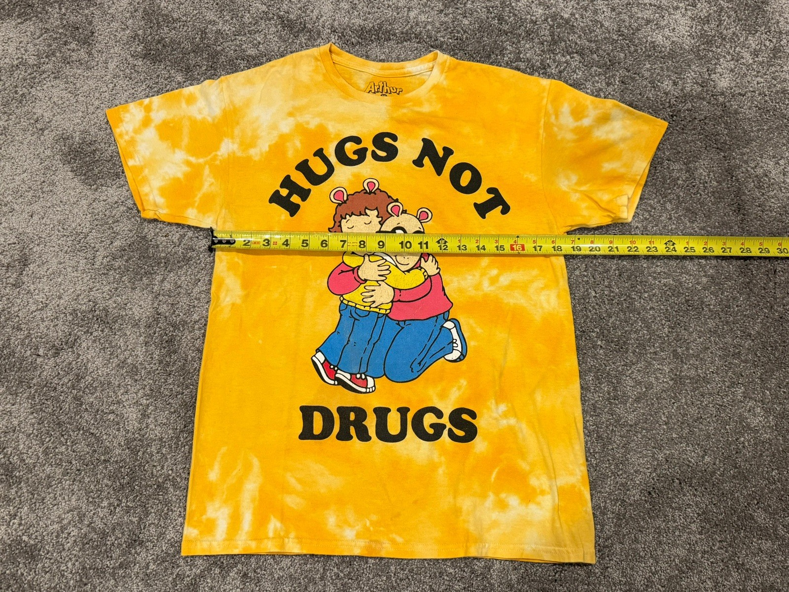 Vintage Y2K Arthur And Buster Bunny Hugs Not Drugs 2001 Marc Brown T-Shirt M gallery
