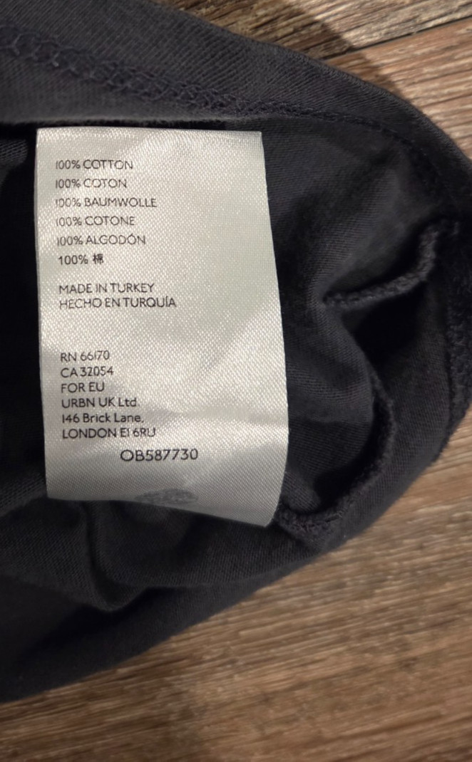 Standard/Cloth Scoop Neck Curved Hem Tee in Gray for Men - Large gallery