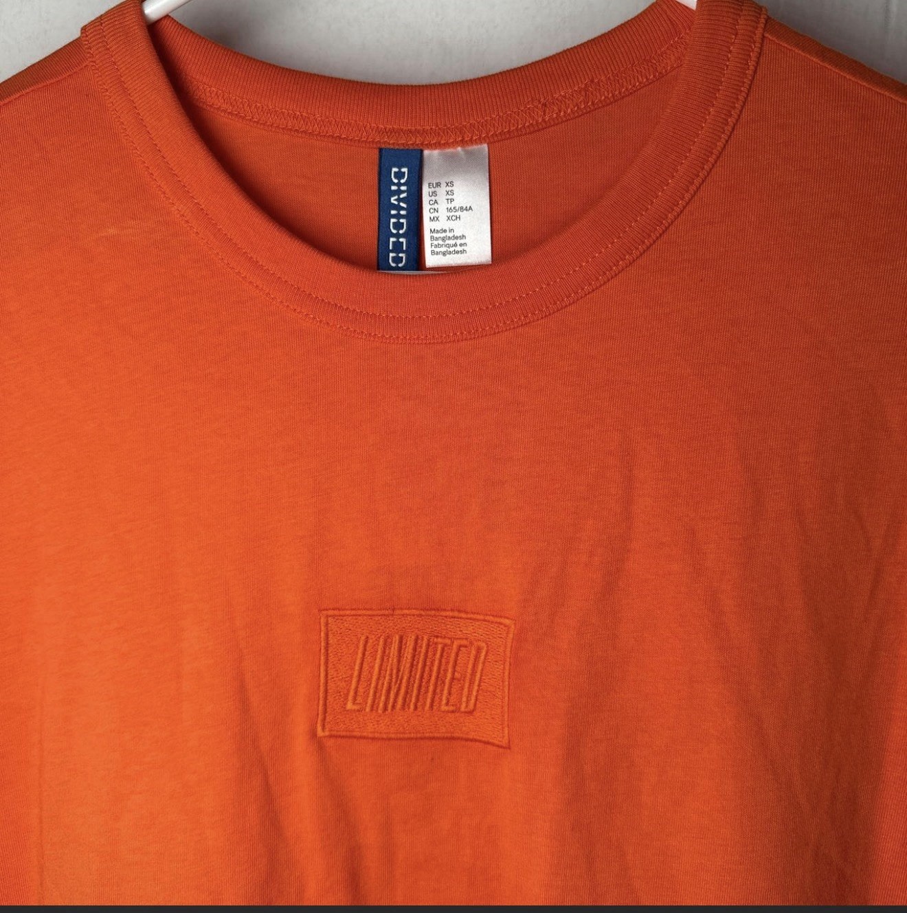 H&M Men’s XS Orange Solid Logo Crew Neck Short Sleeve T-Shirt gallery
