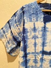 Unisex Handcrafted Indigo Vertical Design Tie Dye Round-Neck Casual Soft T-shirt