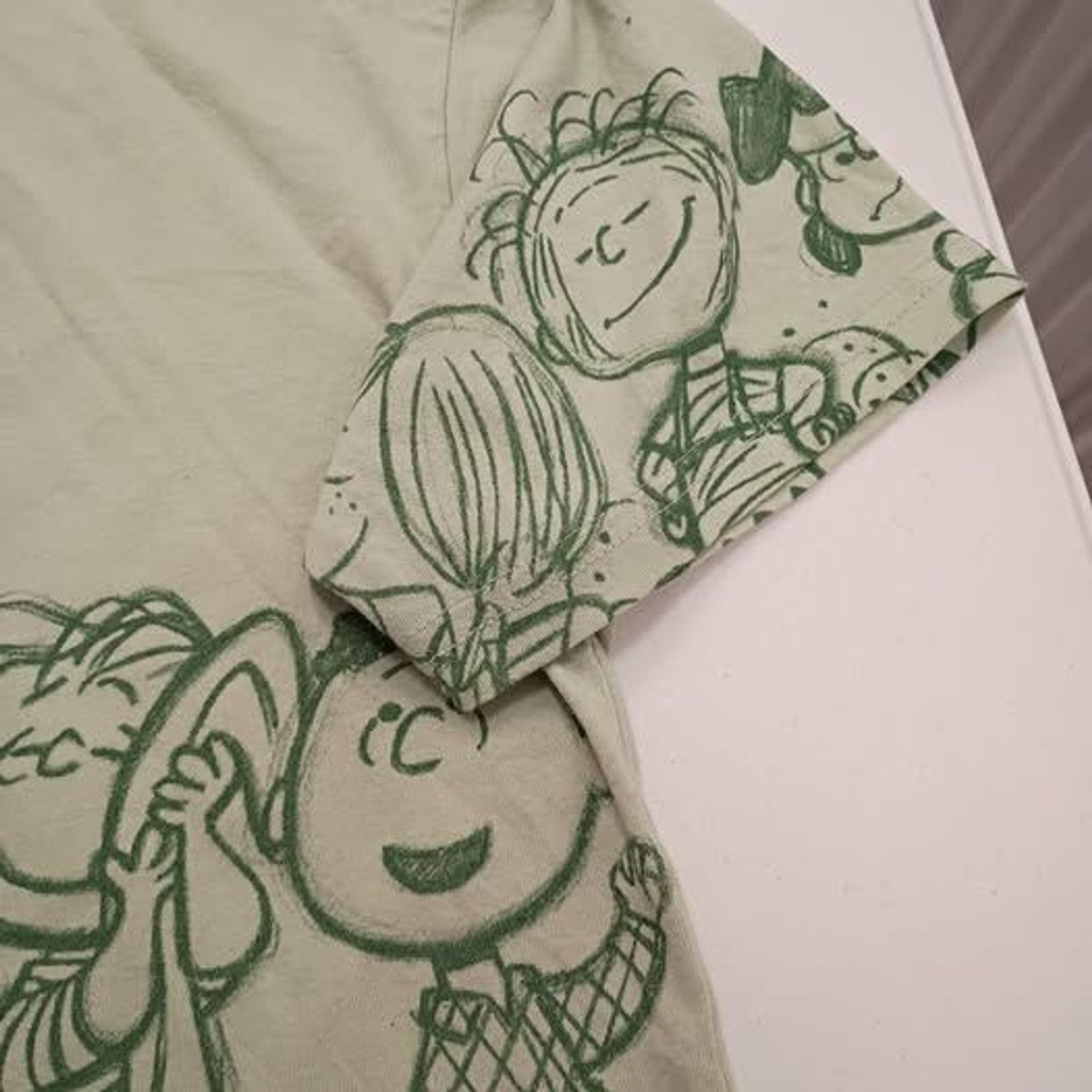 Peanuts And The Gang Charlie Brown Shirt Size Medium gallery