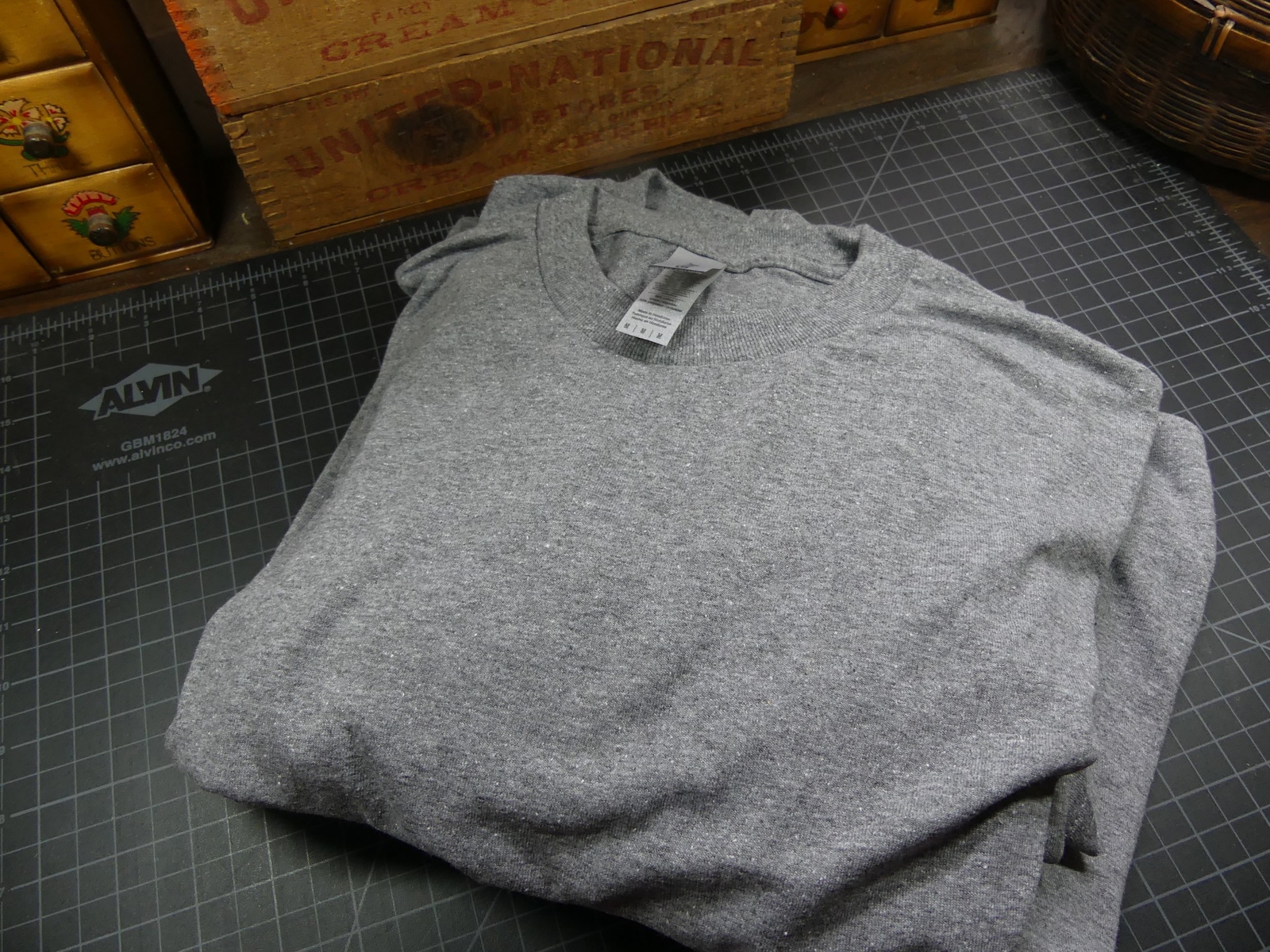 Gildan G500 Unisex Adult Heavy Cotton T-shirt Heather Gray Blank Lot of 5 Size M gallery