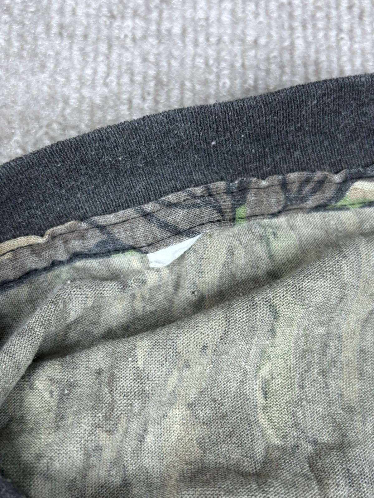 Vintage Realtree T-Shirt Mens Medium Camo Ringer USA Single Stitch Leaf 90s gallery