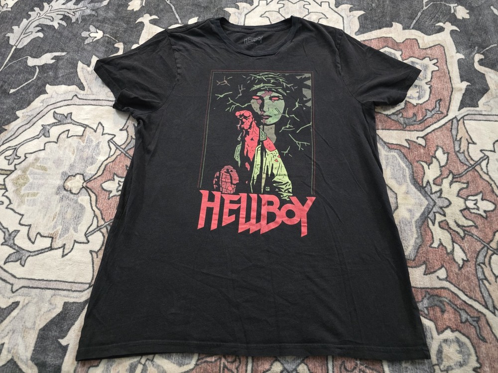 Hellboy Mike Mignola Comic Art L T-Shirt Dark Horse Liz Sherman Tee