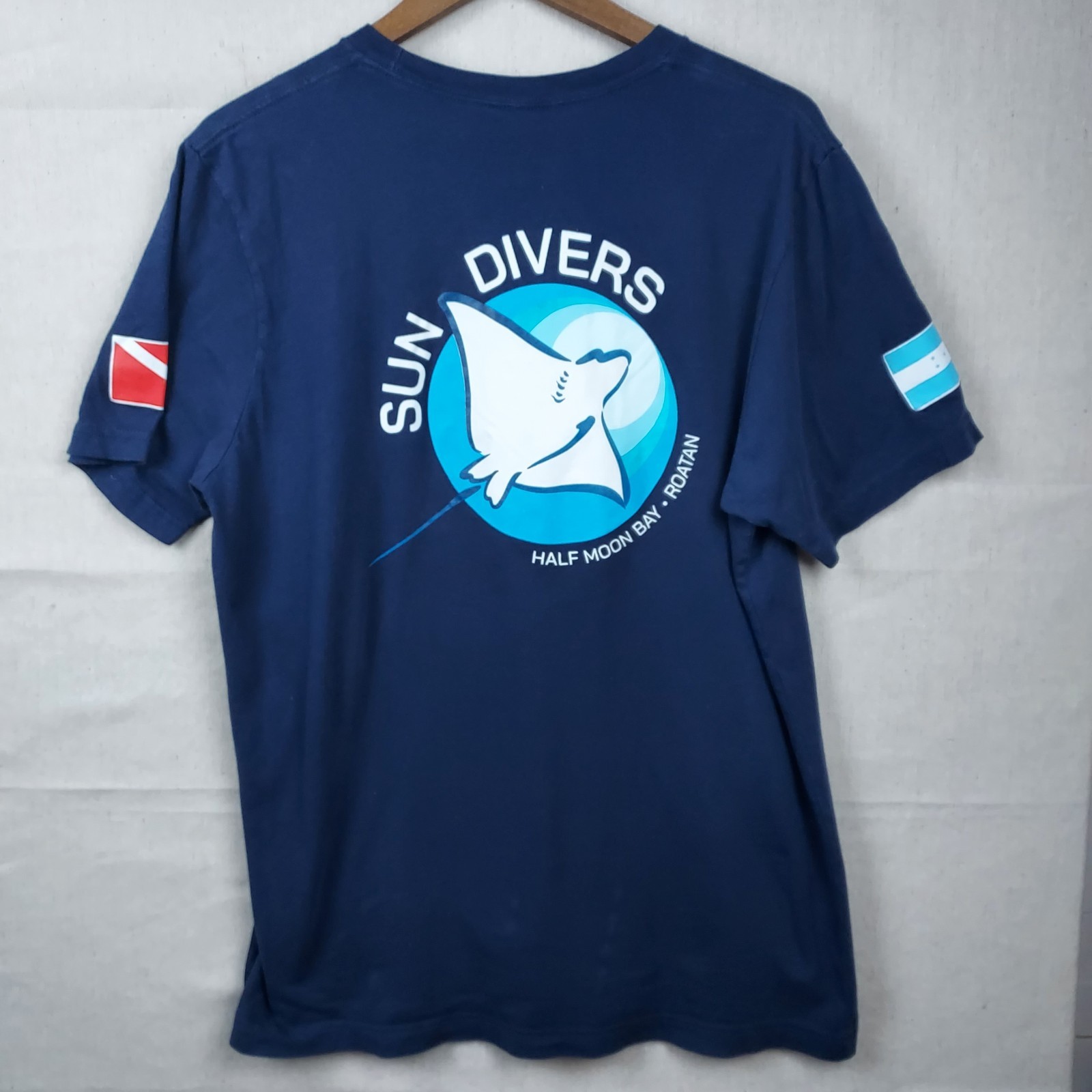 Sun Divers Stingray T Shirt Mens M Blue Graphic Dive Flag ScubaClassic ocean... gallery