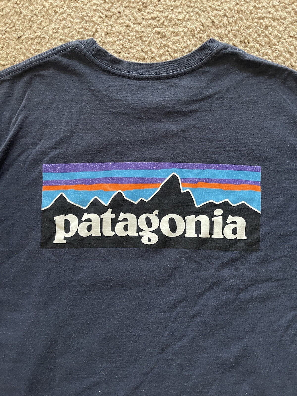 Patagonia Men's Long Sleeve Small Navy Hiking Mountain T-Shirt Run Travel Sports gallery