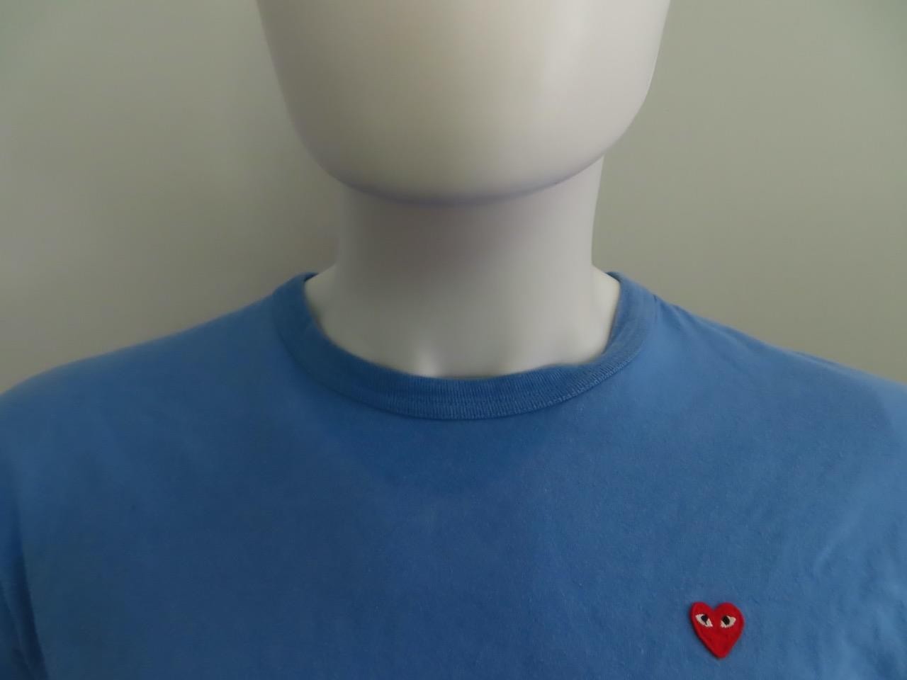 PLAY Comme des Garcons Blue Short Slv/Red Heart Patch Mens T-Shirt Size L gallery