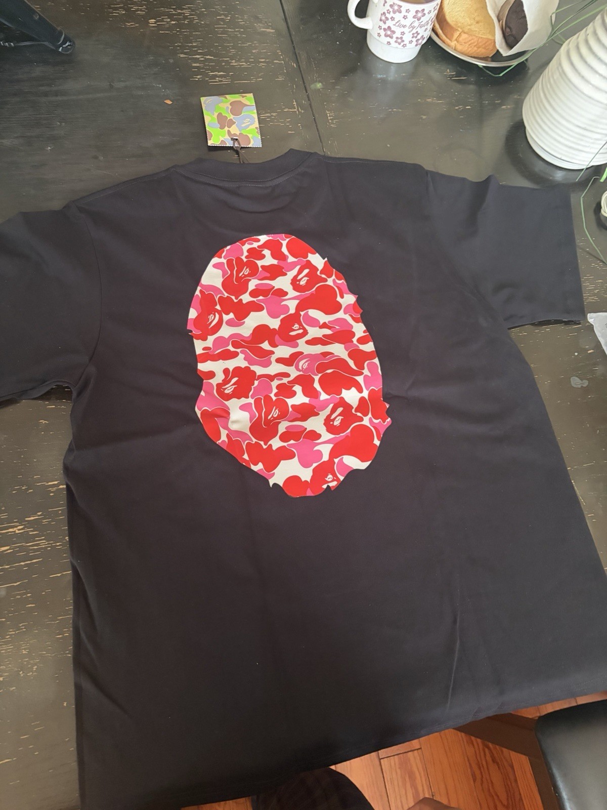 A Bathing Ape BAPE Men’s White Ape Head Pink Camo Logo Graphic Tee Size M gallery