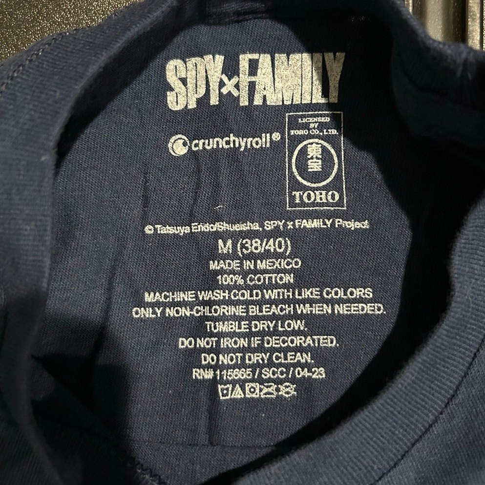 SPYxFAMILY Crunchyroll New Anime Navy SS Graphic Tee Size M gallery