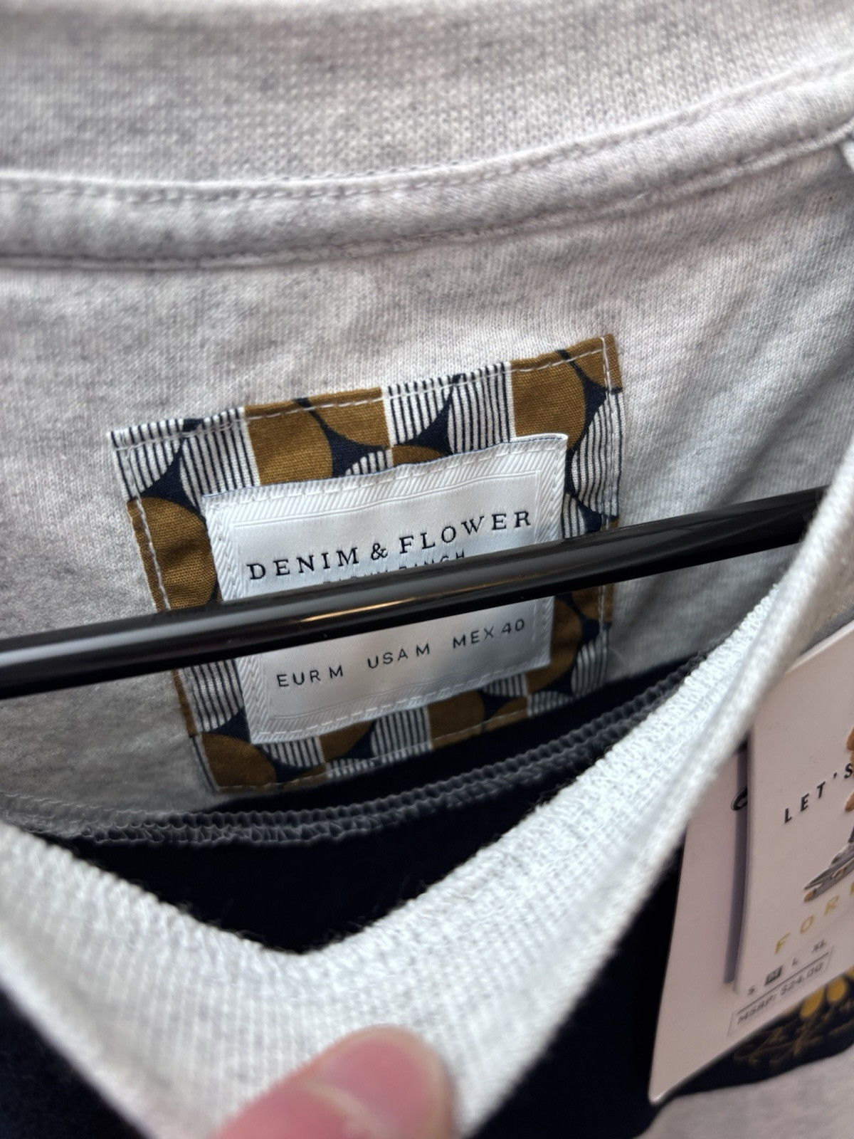 Denim & Flower Ricky Singh T-Shirt Men Medium Gray Black Striped Yin Yang Flower gallery