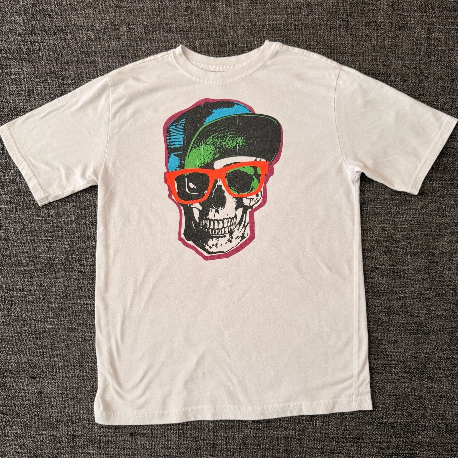 Faded Glory Boys White Graphic T-Shirt Skull with Sunglasses and Hat with Skull gallery
