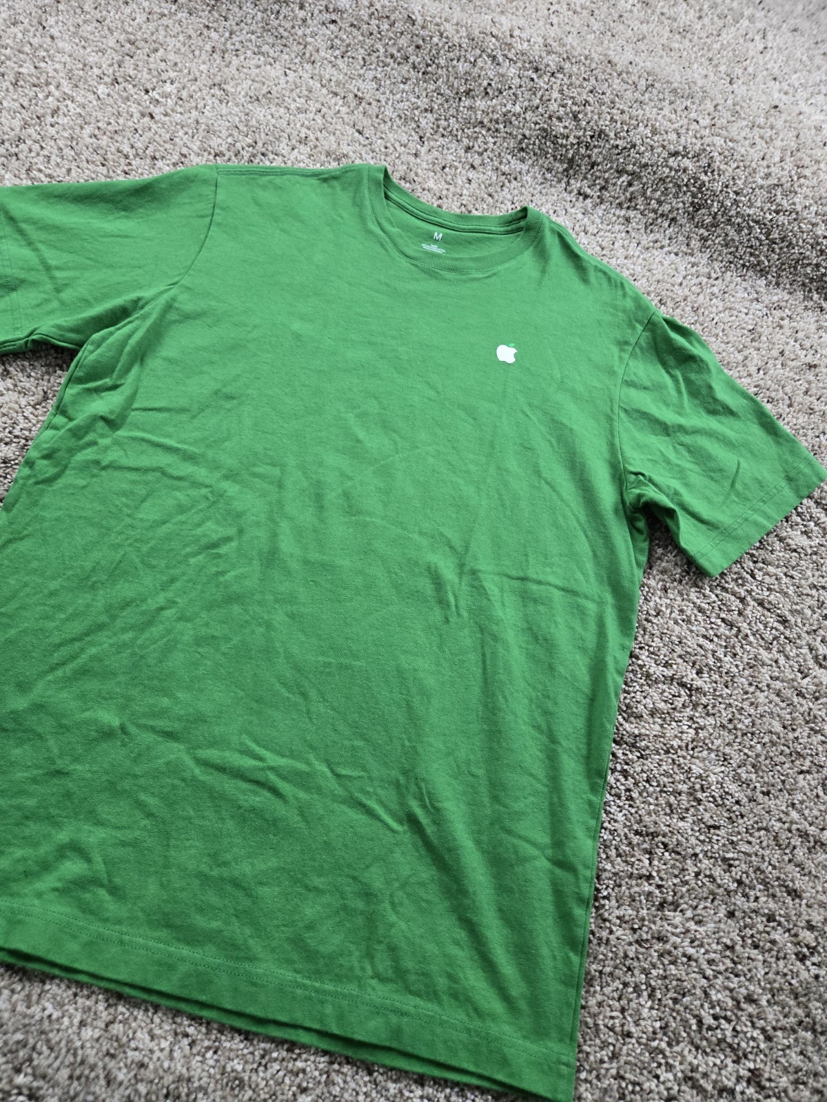 Apple T Shirt Medium Green Short Sleeve Crew Neck Cotton Graphic Employee gallery