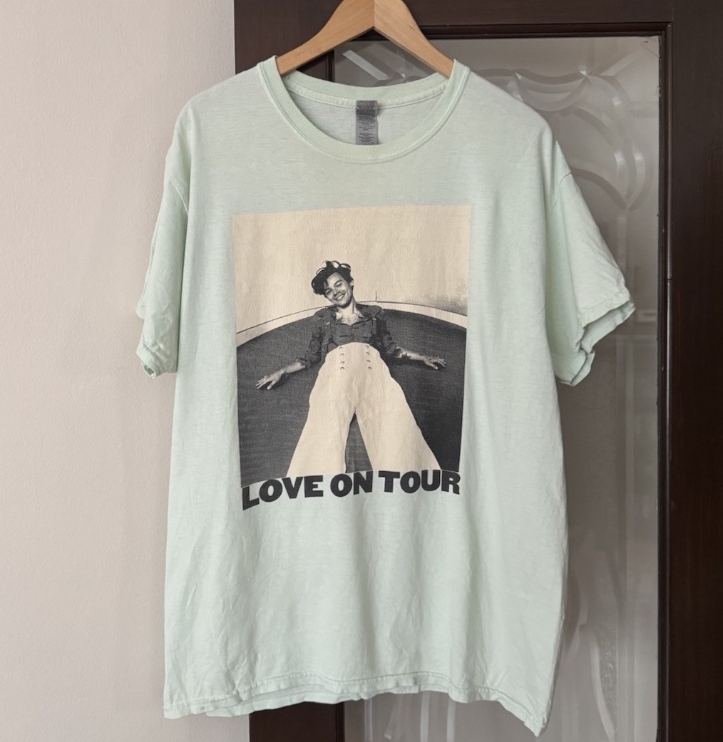 Men’s Official Harry Styles Mint Green “Love On Tour” T-Shirt- Size L