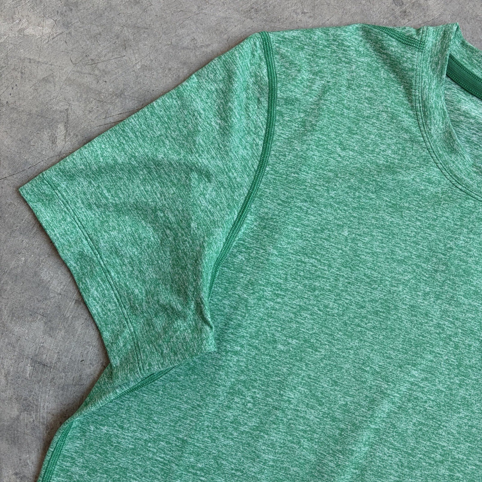 New Lululemon Soft Jersey Short Sleeve T Shirt Green Stretch LM3ES3S Men’s Small gallery