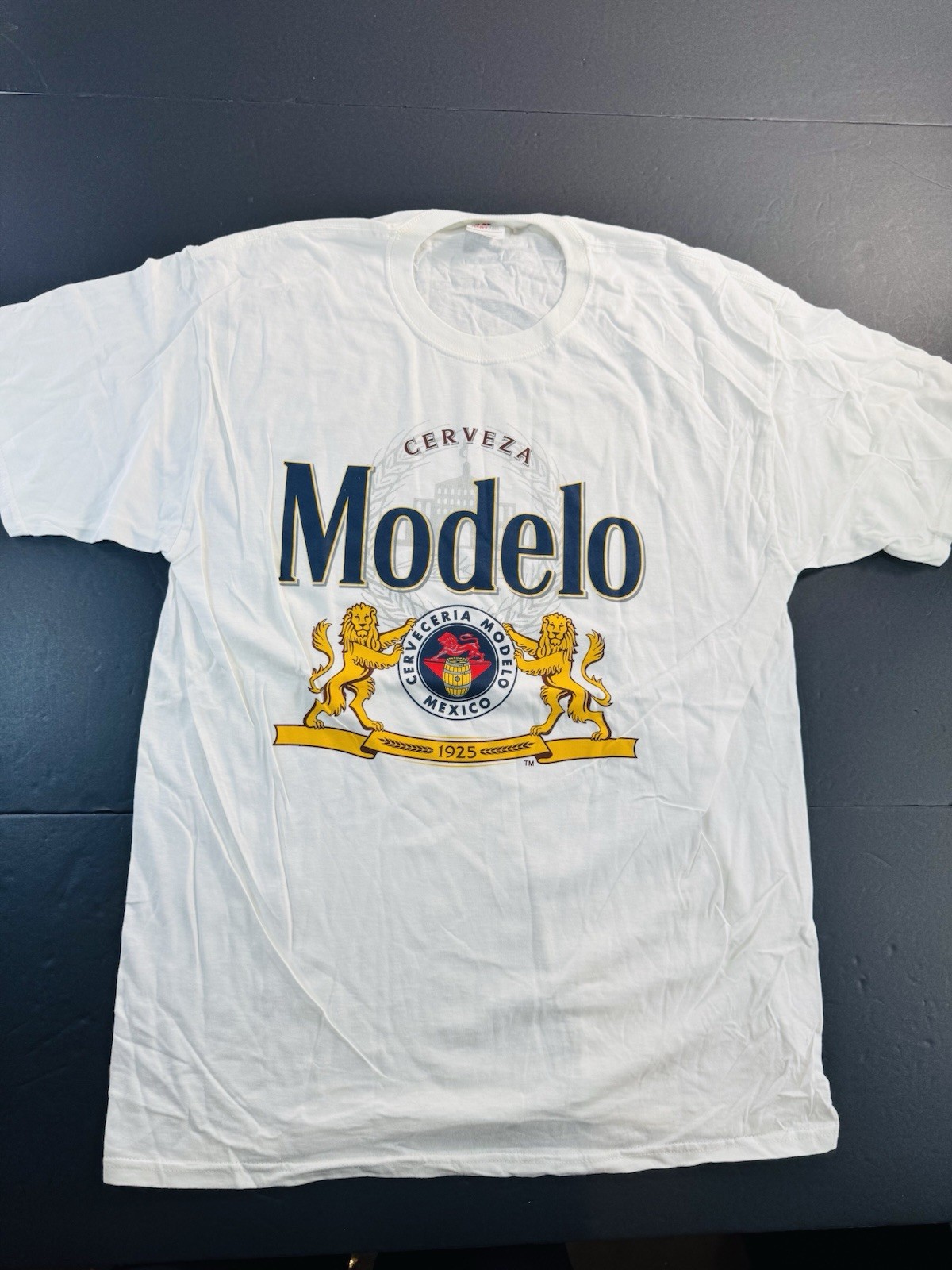 Modelo Mexican Beer T-Shirt Men’s Size Large White Graphic Print BRAND NEW