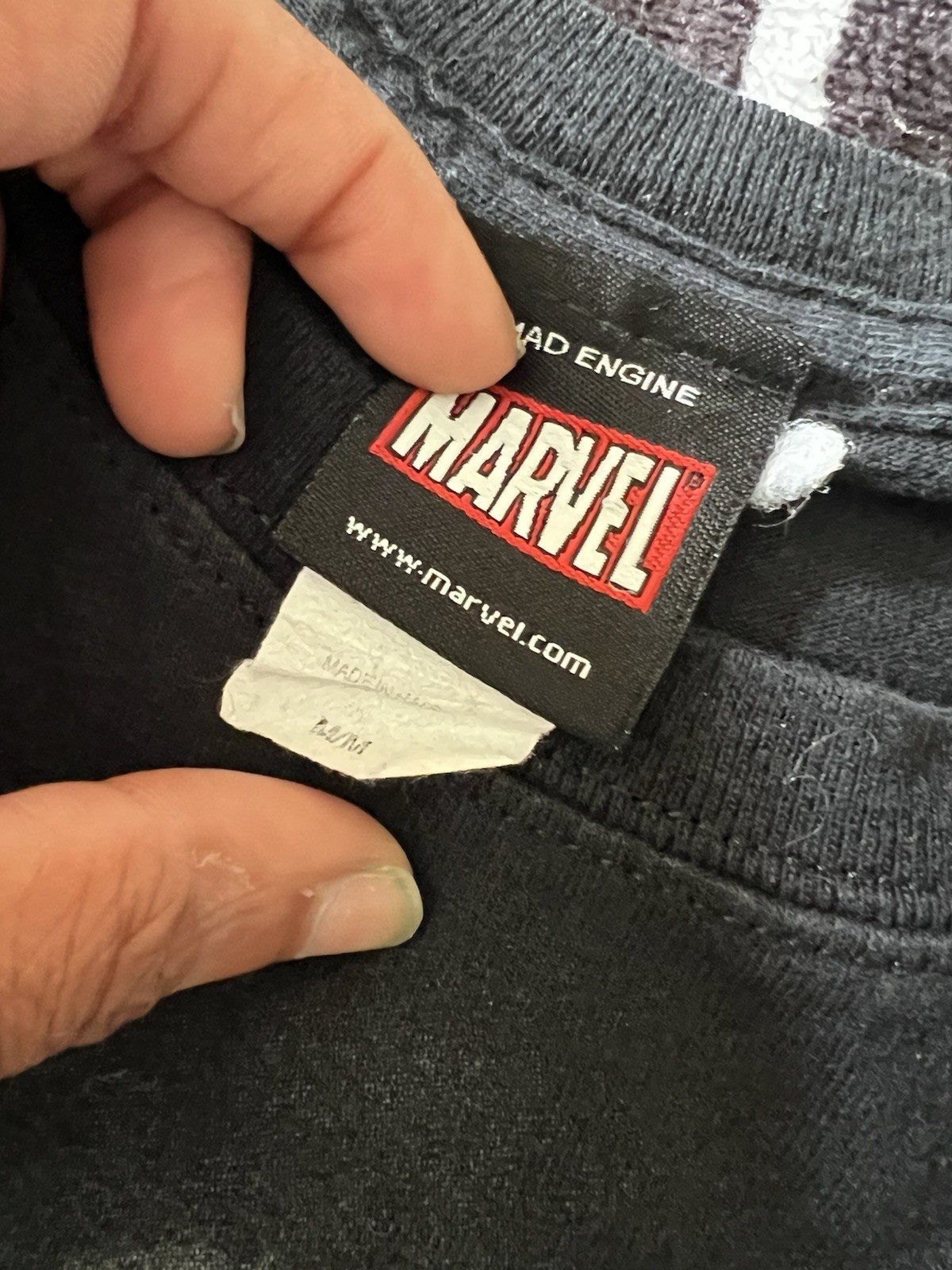 Vintage Marvel Comic Mad Engine Deadpool Pistols T-Shirt Size Medium Black Y2K gallery