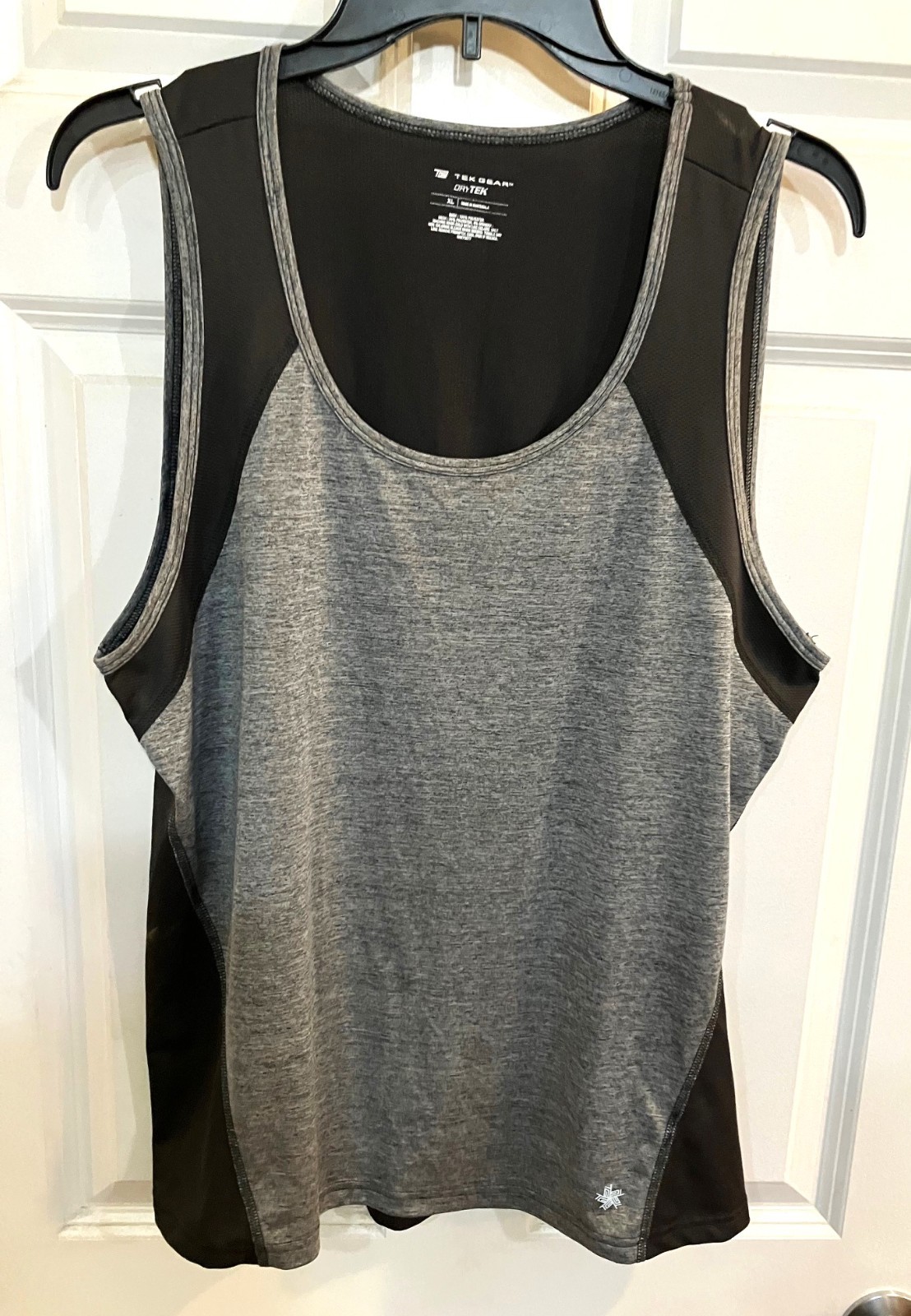 Tek Gear Dry Tek Men’s Sports Muscle Cut Athletic Fit Tank Top Gray & Black XL