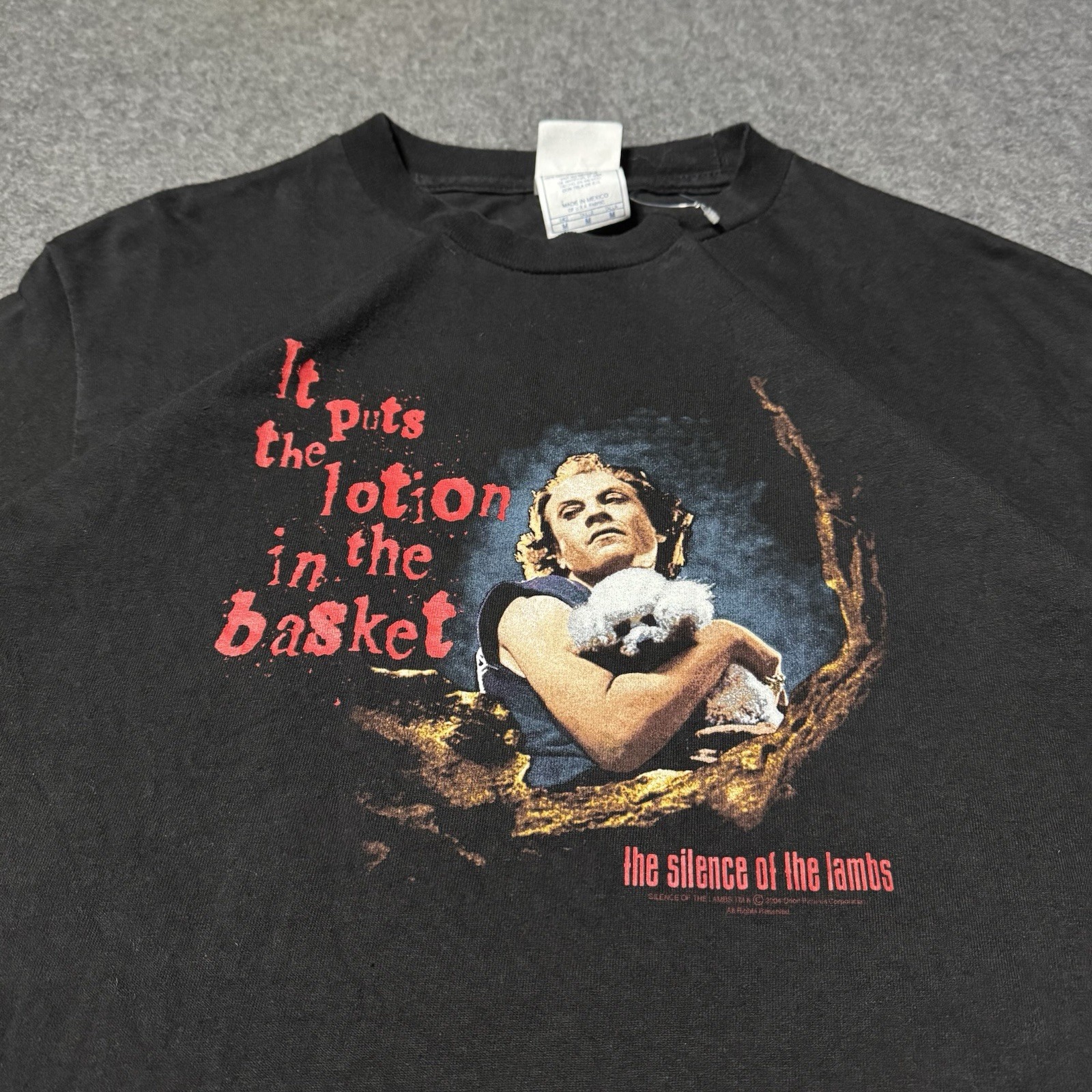 Vintage 2004 Silence of the Lambs Graphic Movie Promo T-shirt Size M Grunge gallery