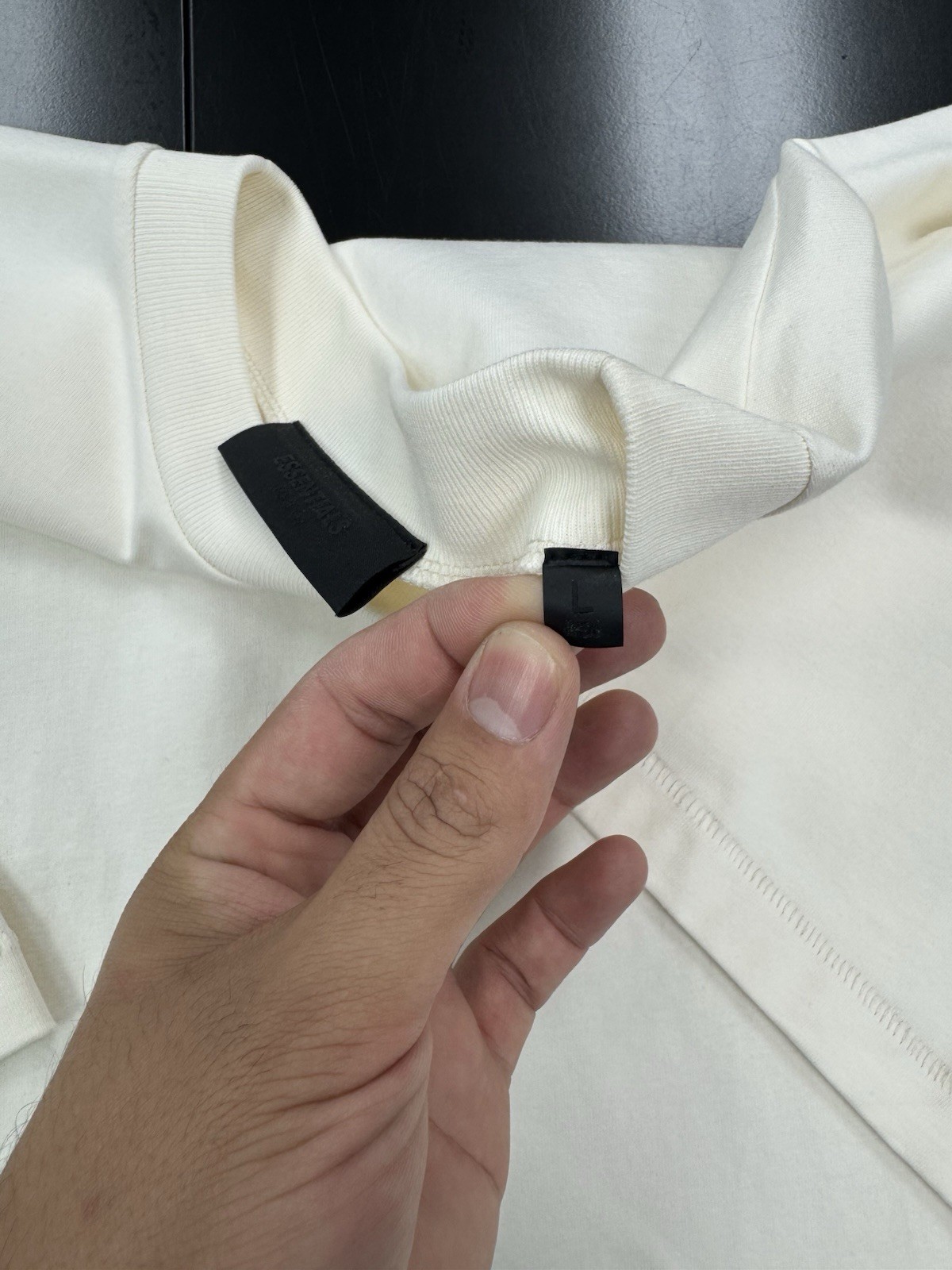 Size L- Fear of God Essentials Tee Cloud Dancer gallery