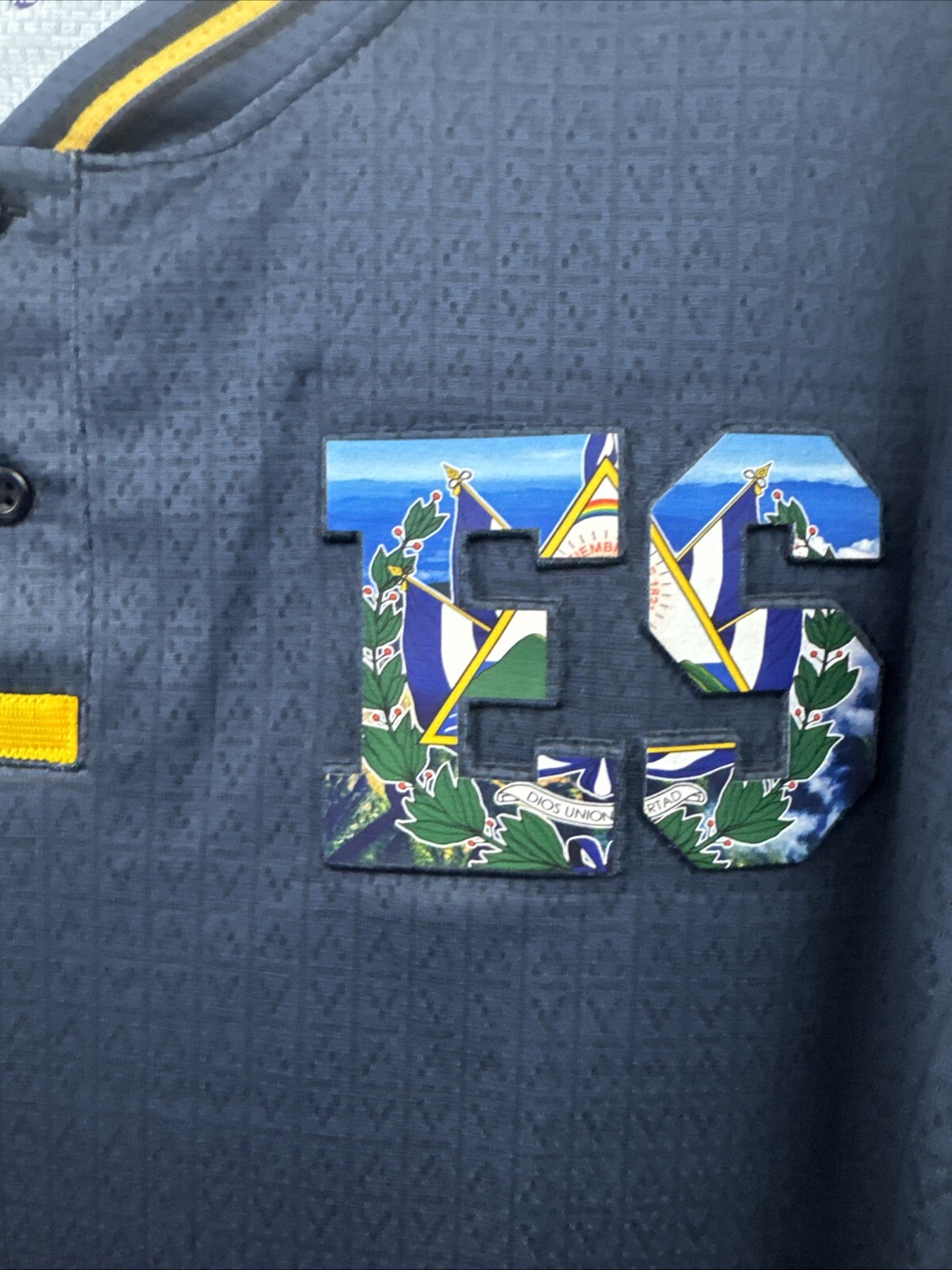 El Salvador Camisas Talla XL gallery