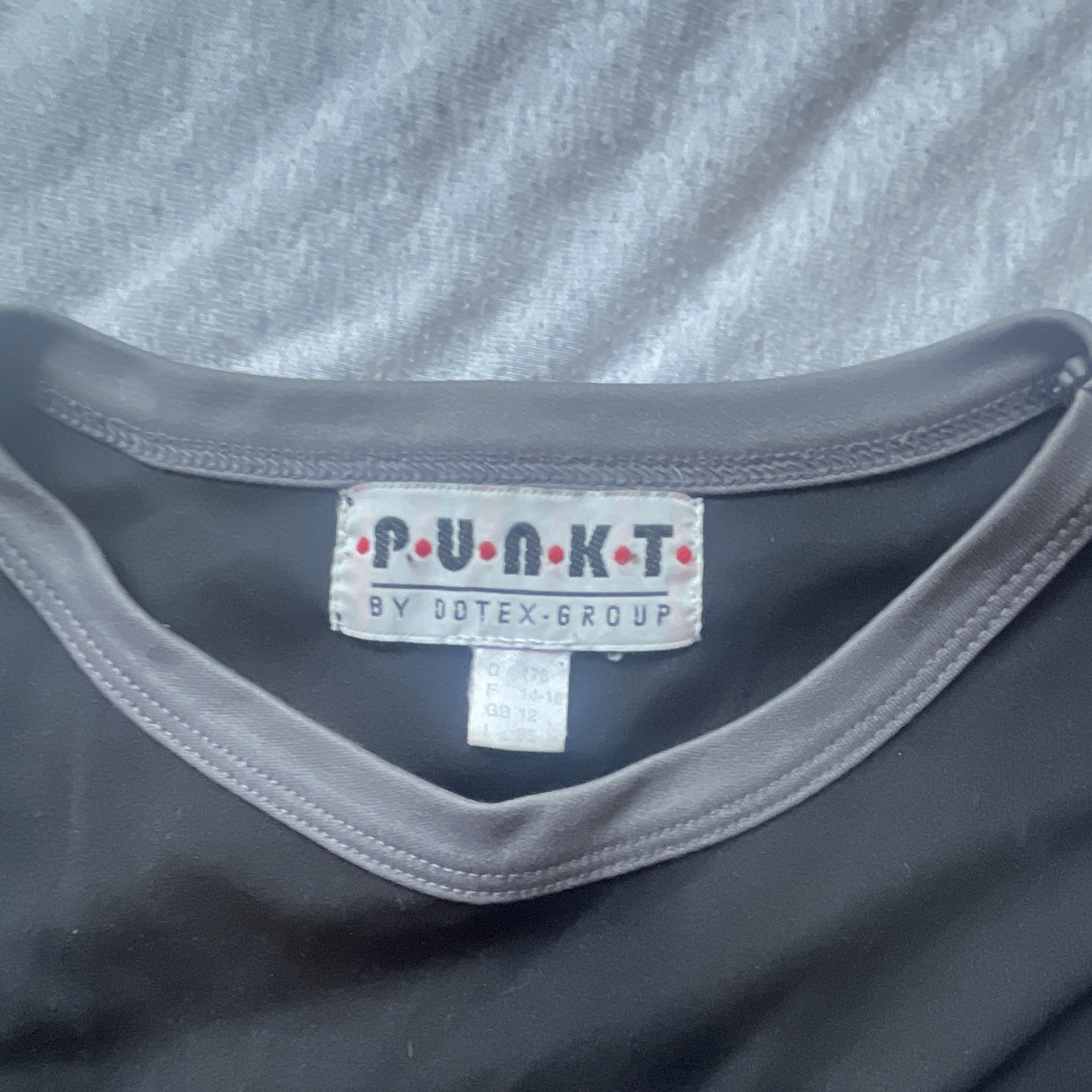 Punkt by Dotex-Group Men's Black/Gray Solid Sleeveless Crew Neck Logo Tee M PUNK gallery