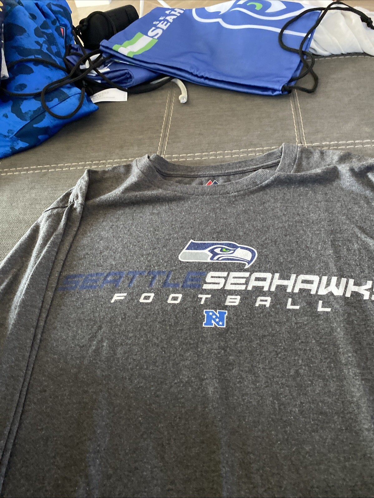 Seattle Seahawks Majestic Men's Pre Washed Cotton XL Long Sleeve gallery