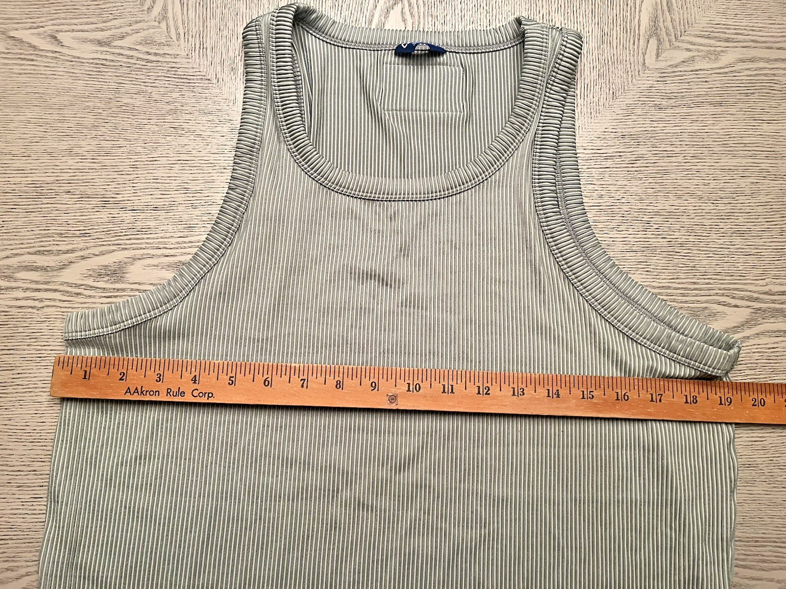 Code 22 Sexy Sage Green Ribbed Stretch Top Size L gallery
