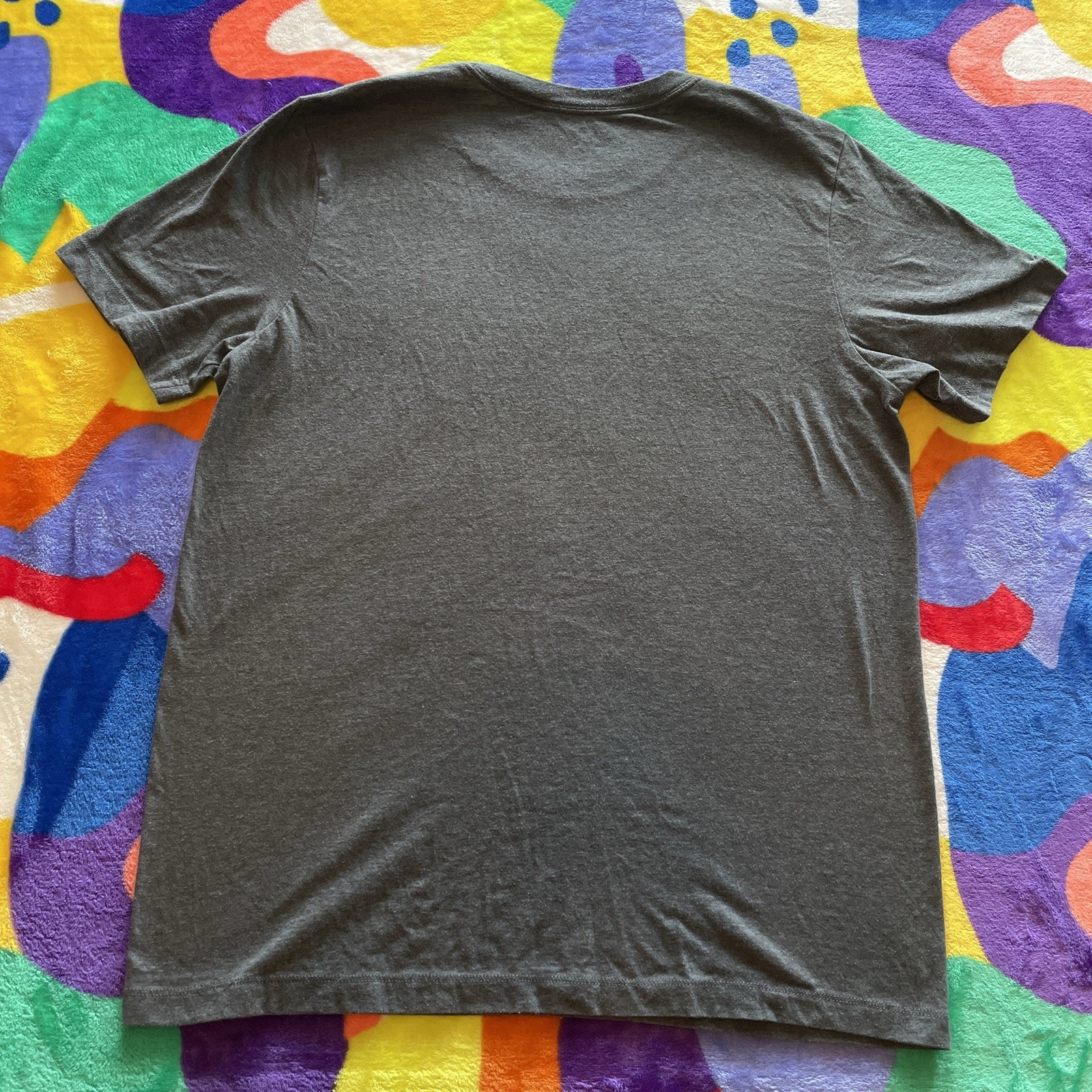 Nike T-Shirt Men’s Medium Gray Red Swoosh Logo Sportswear Athletic Work Out Y2K gallery