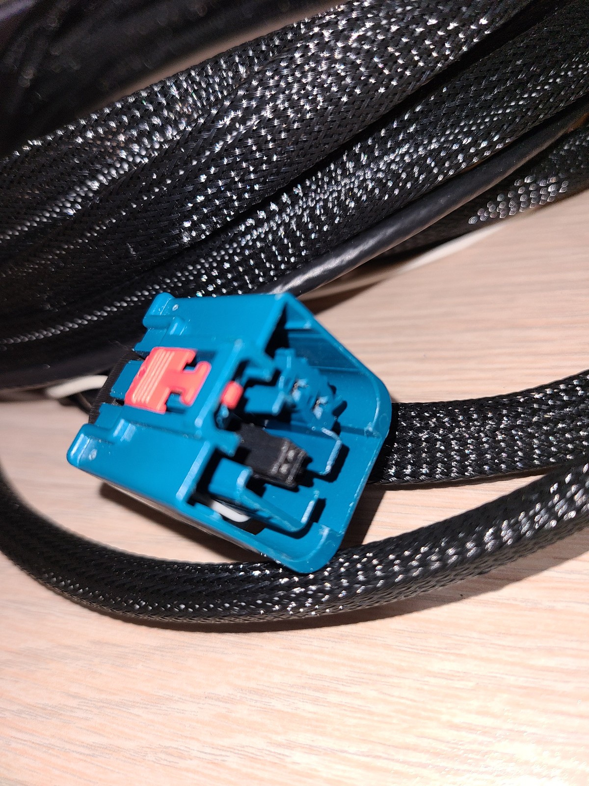 RAD-MOON2   100/1000BASE-T1 Media Converter – As shown, with cable