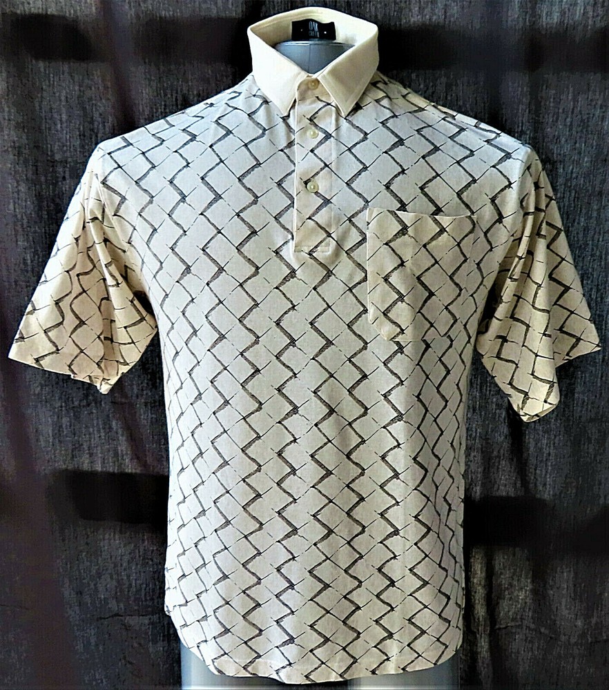 Oak Creek Light Beige Square Pattern Men’s T-Shirt Size M