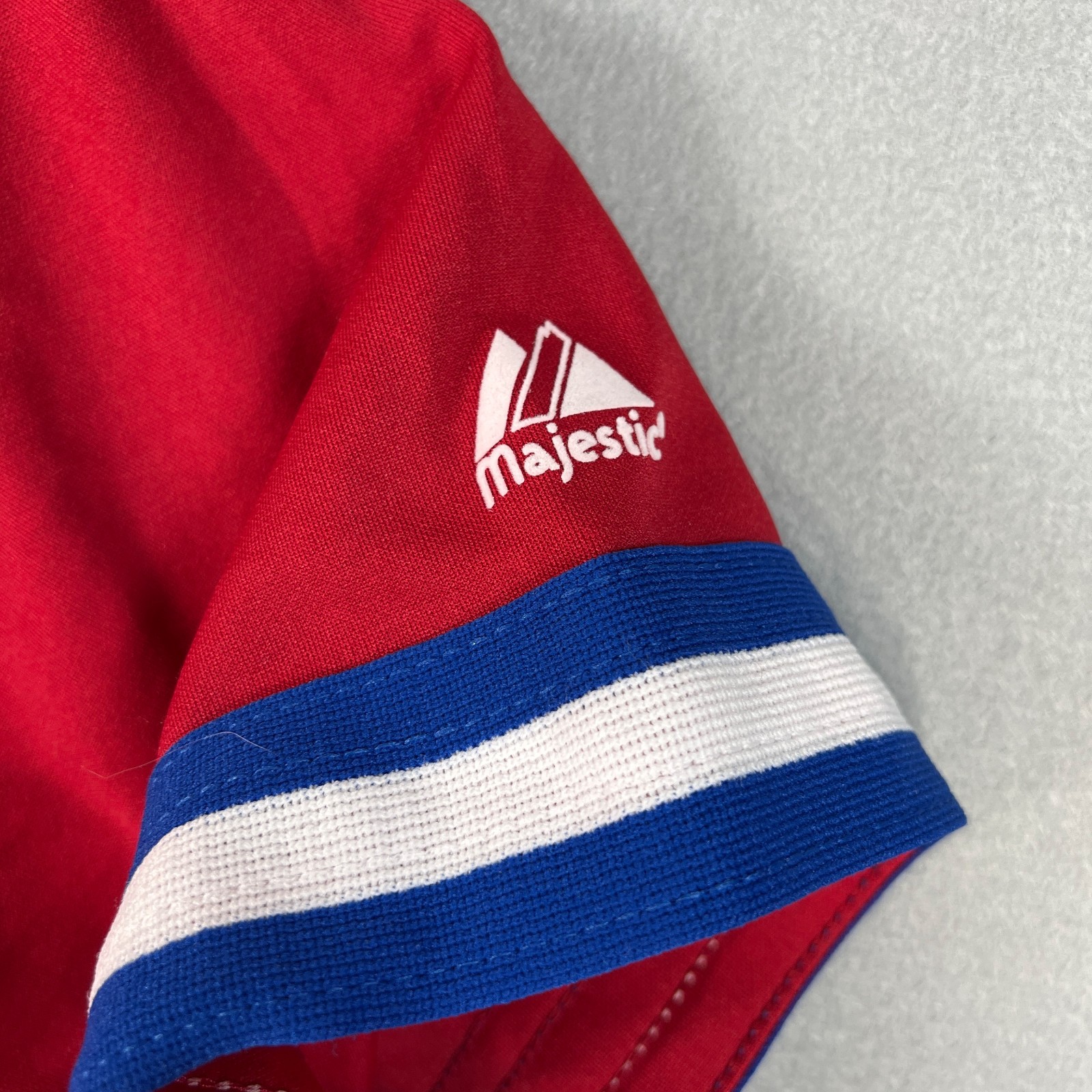 VTG Majestic 131s Jersey T-Shirt Small Red Blue V-Neck Baseball Style 90s USA gallery