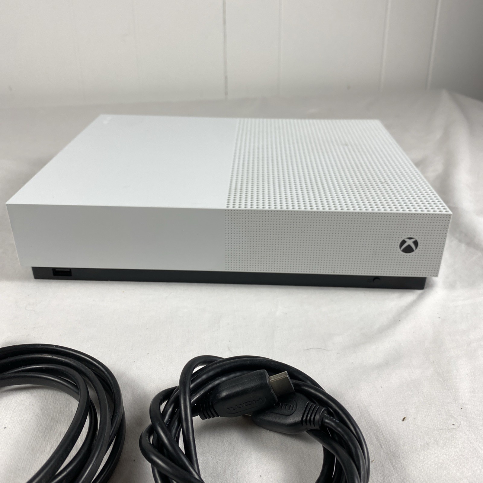 Xbox One S 1TB Console With Controller and All Cables – Tested Working