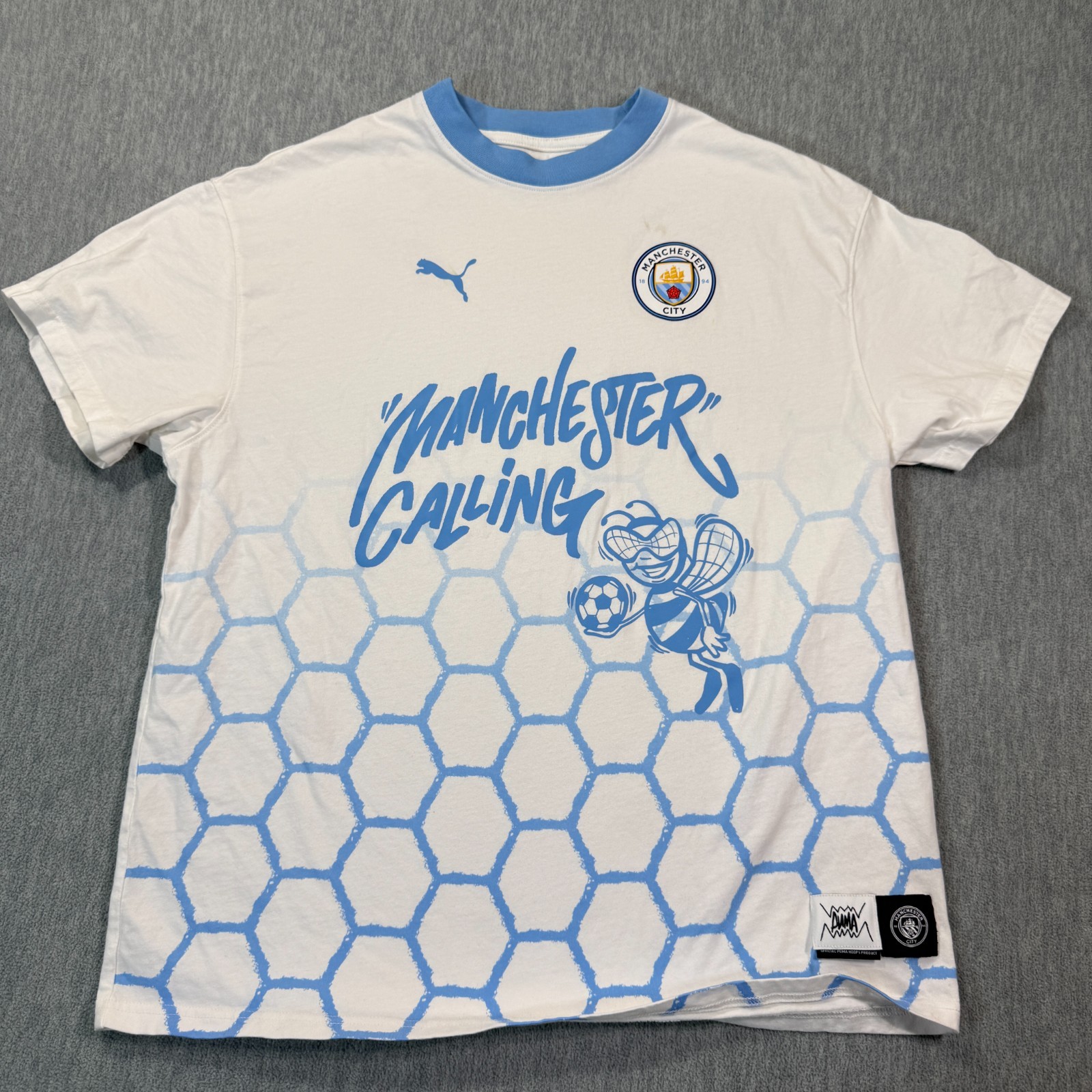 PUMA Manchester City FC T-Shirt Mens Medium White Manchester Calling Bee Soccer gallery