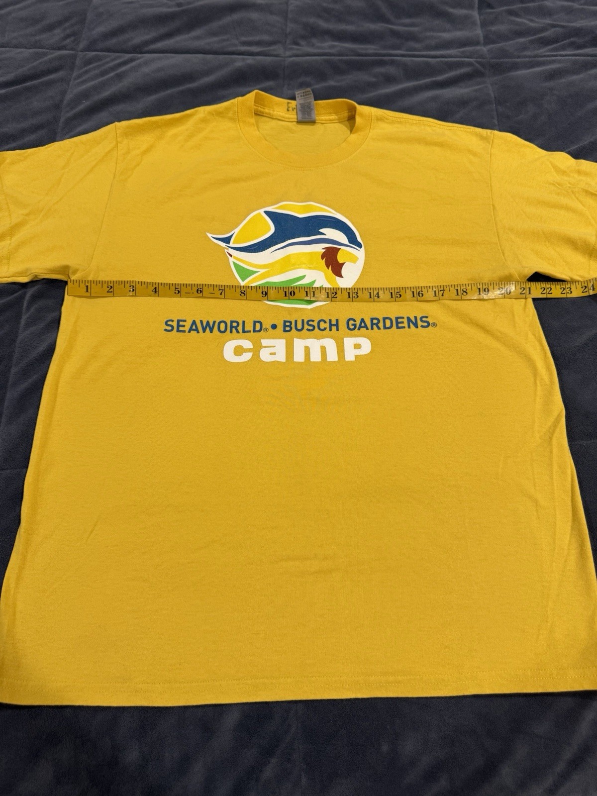 Sea World Busch Gardens Camp ( Lightly Cracked) Yellow T-shirt Large Used gallery