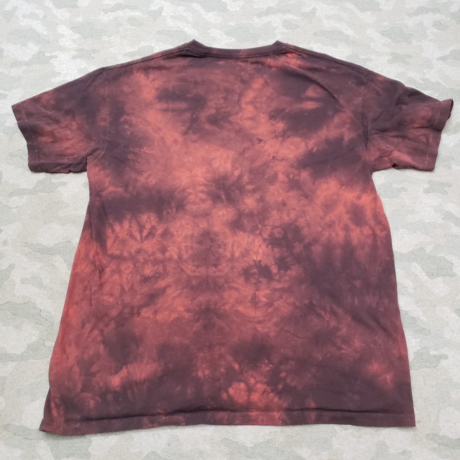 The Mountain Shirt Mens XL Red Short Sleeve Tie Dye gallery