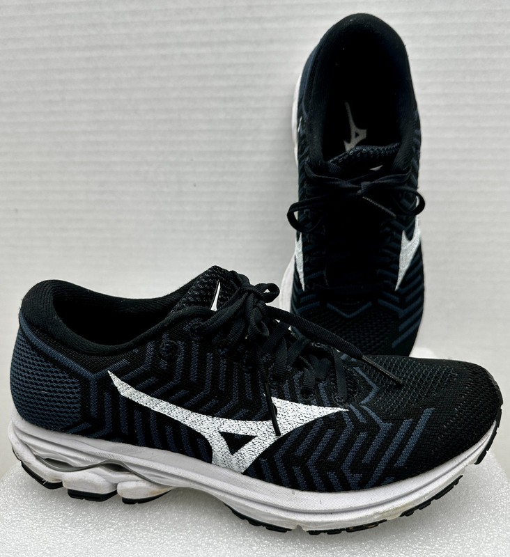 Mizuno Womens Waveknit R2 411003 90RE Black Running Shoes Sneakers Size 8