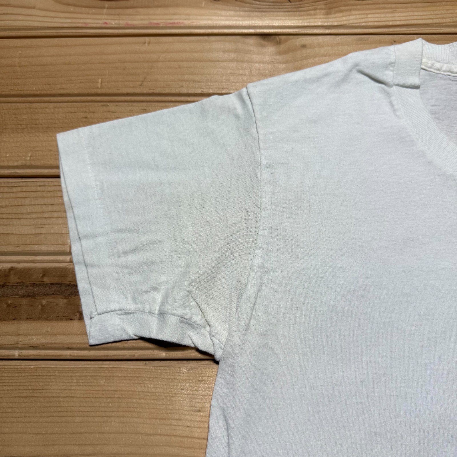 Vintage 70s Hanes Blank Minimalist Streetwear V-Neck Single Stitch T-Shirt Small gallery