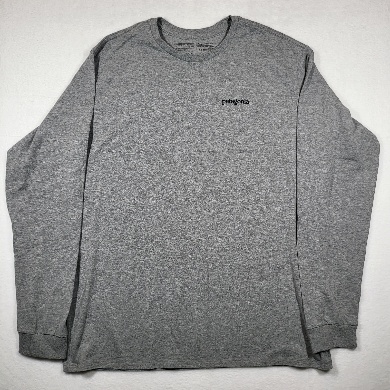 Patagonia Shirt Mens Large Crewneck Gray Long Sleeve Cotton Blend Tee P6 Logo gallery