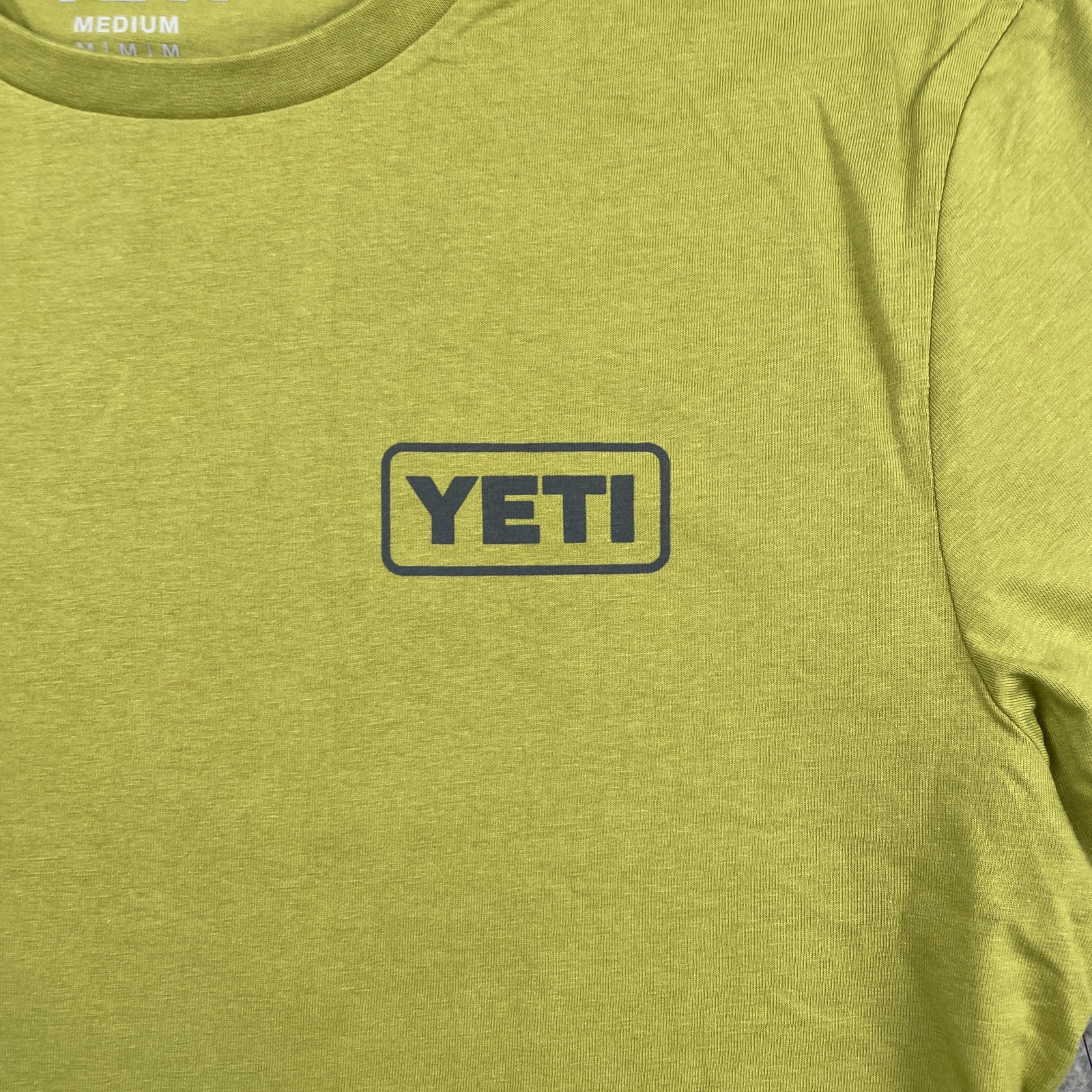 Yeti T-shirt Adult Mens Medium Green Moss Outdoor Active Camping Hiking Austin gallery