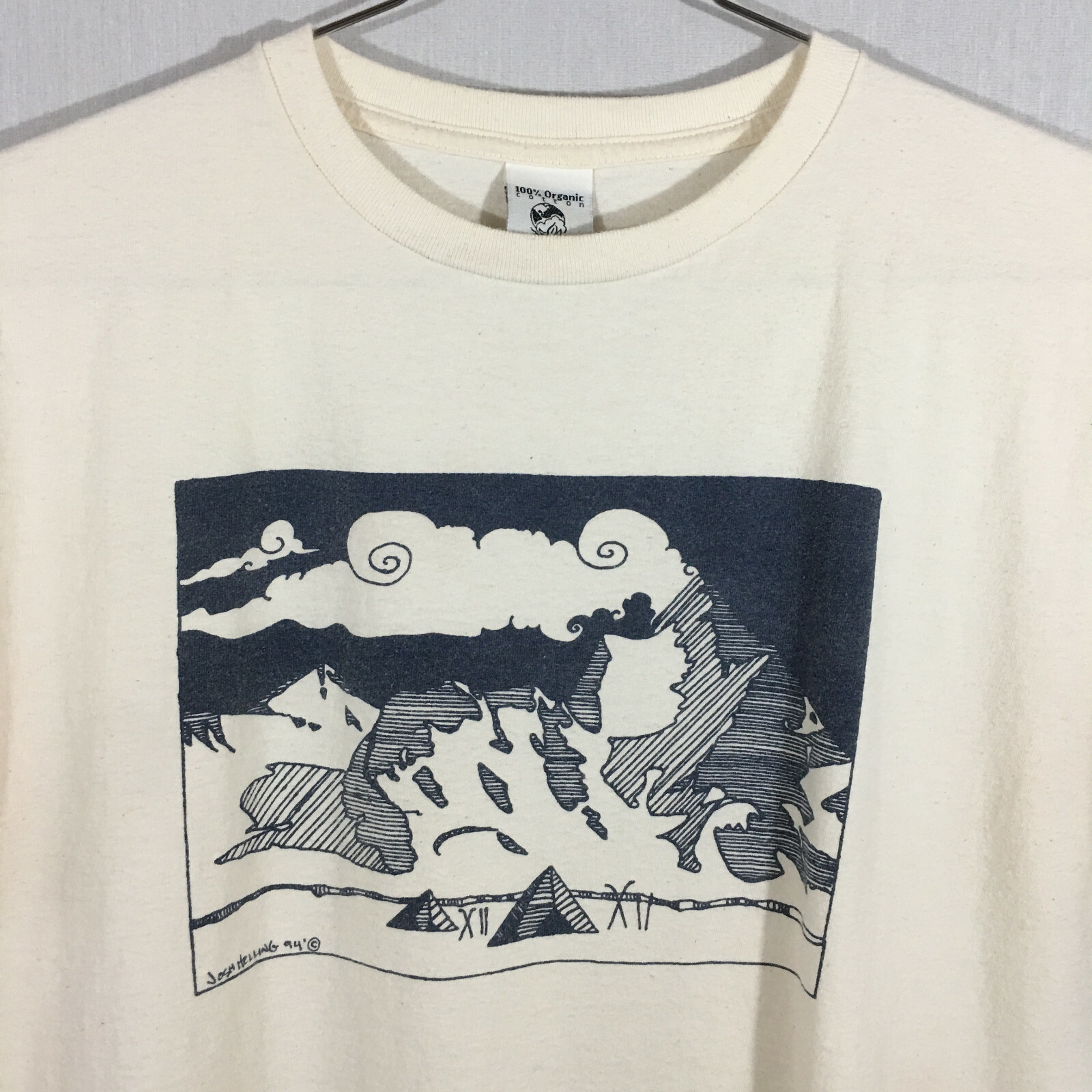 rare Mountain Hardwear Patagonia print S/S t-shirt – Natural – M’s Med / Lg EUC