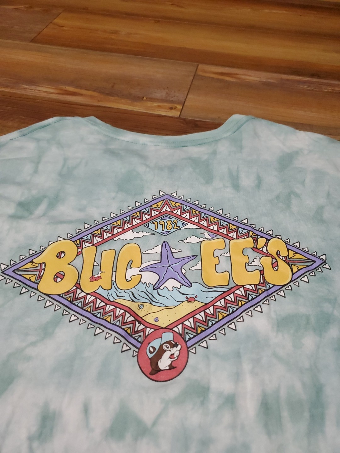 Bucky’s Size Medium Bucees T-Shirt Front and Back Logo Short Sleeve Tie Dye M gallery