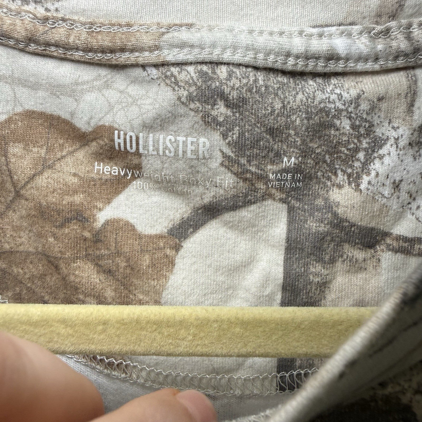 Hollister Heavyweight Boxy Fit Camo Print T-Shirt - Men's Size M Retail $25 gallery