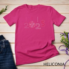 Minimalist 2025 Chic and Modern New Year Design Funny T-shirt Unisex T-shirt